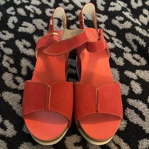 NWT onfoot sandals